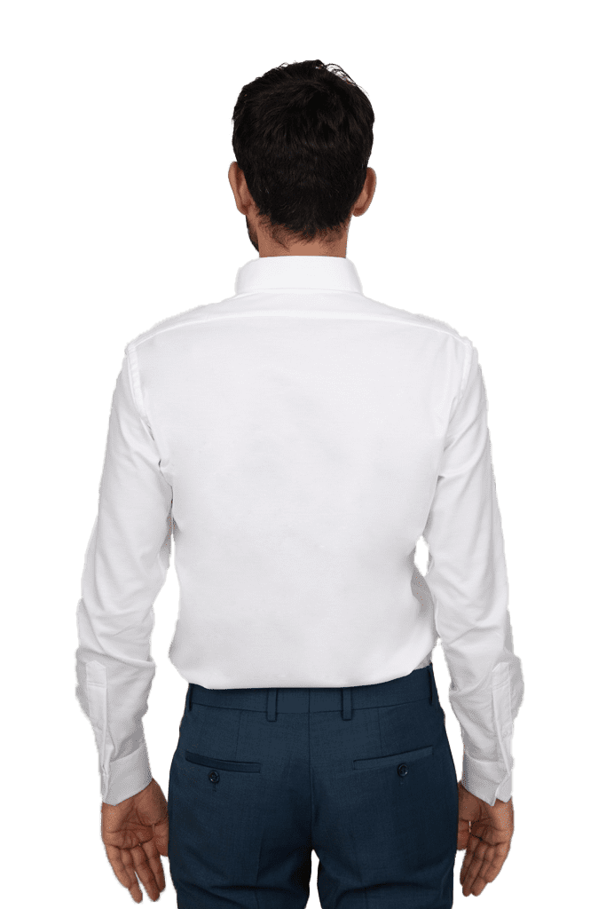 חולצה-לבנה-בד-אוקספורד-גזרה-צרה-עם-כפתורים-בצווארון--1_optimized