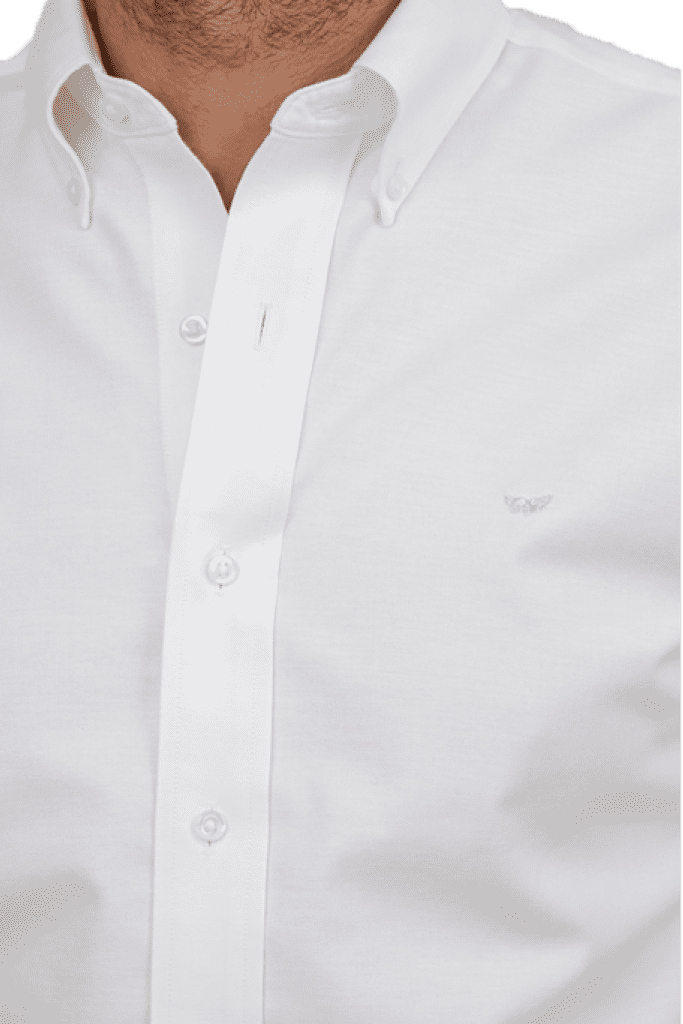 חולצה-לבנה-עם-כפתורים-בצווארון-גזרה-צרה-סמל-תכלת-1_optimized
