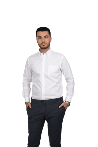 חולצה-גזרה-רגילה-בצבע-לבן-עם-כפתורים-בצווארון_optimized