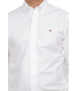 חולצה לבנה עם כפתורים בצווארון גזרה צרה סמל בורדו - 